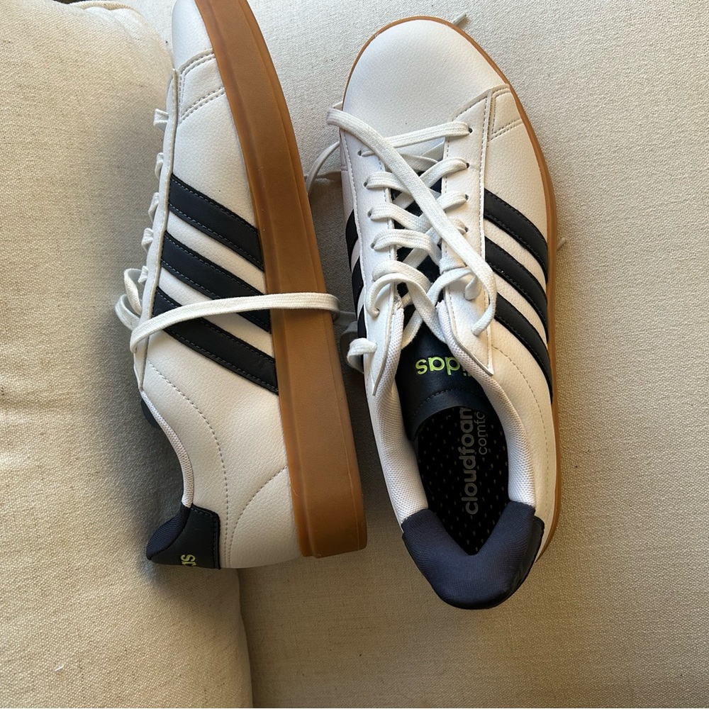 Brand new! Men’s Grand Court Adidas 10.5.